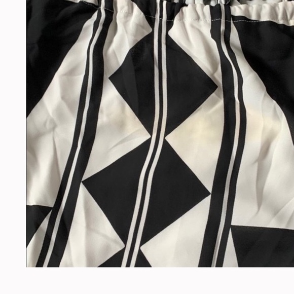 Black and White Geo Print Handkerchief Hem Maxi Dress Express Size Medium - Picture 4 of 16